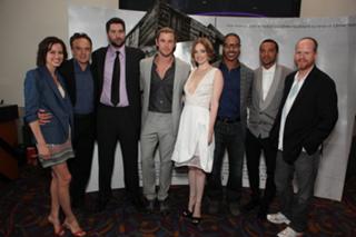 Amy Acker feet photo thumbnail