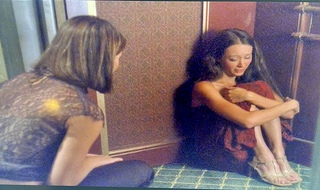 Amy Acker feet photo thumbnail