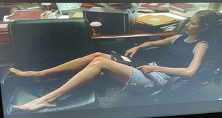Amy Acker feet photo thumbnail