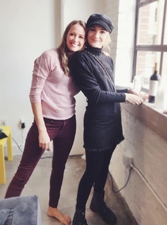 Amy Acker feet photo thumbnail