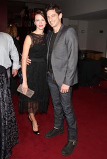 Amy Acker feet photo thumbnail