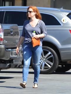 Amy Adams feet photo thumbnail
