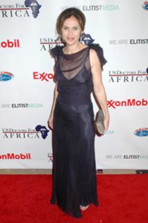 Amy Brenneman feet photo thumbnail