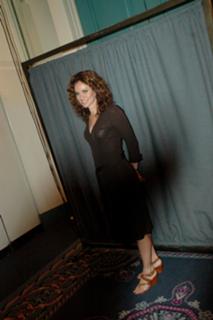 Amy Brenneman feet photo thumbnail