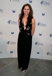 Amy Brenneman feet photo thumbnail