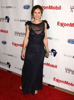 Amy Brenneman feet photo thumbnail