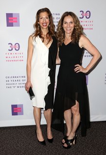 Amy Brenneman feet photo thumbnail