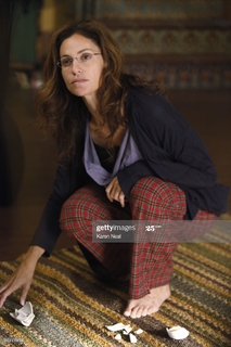 Amy Brenneman feet photo thumbnail