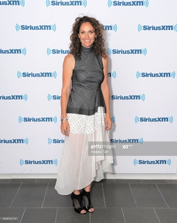 Amy Brenneman feet photo thumbnail