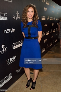 Amy Brenneman feet photo thumbnail