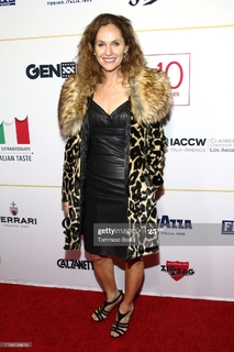 Amy Brenneman feet photo thumbnail