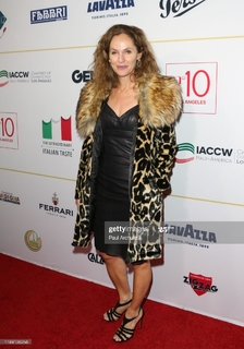 Amy Brenneman feet photo thumbnail