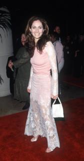 Amy Brenneman feet photo thumbnail