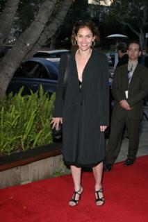 Amy Brenneman feet photo thumbnail