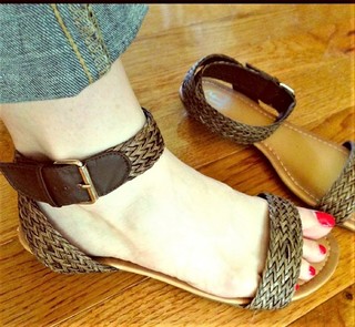 Amy Bruni feet photo 4