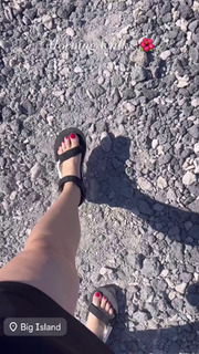 Amy Bruni feet photo 8