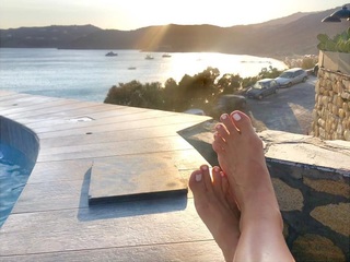 Amy Carlson feet photo 10