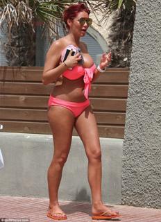 Amy Childs feet photo thumbnail