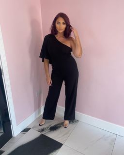 Amy Childs feet photo thumbnail