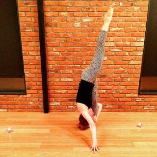 Amy Davidson feet photo thumbnail