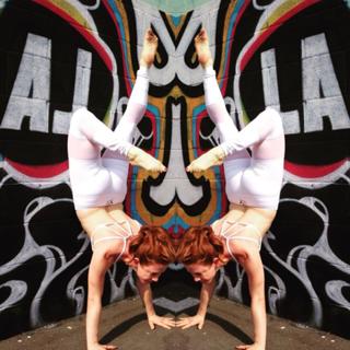 Amy Davidson feet photo thumbnail