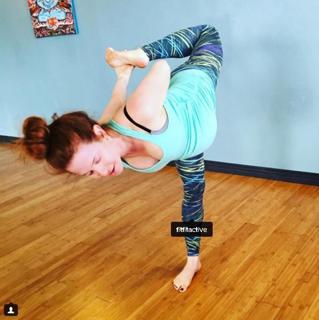 Amy Davidson feet photo thumbnail