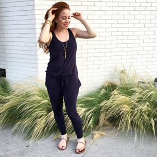 Amy Davidson feet photo thumbnail