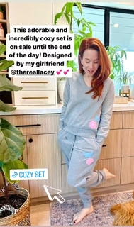 Amy Davidson feet photo thumbnail