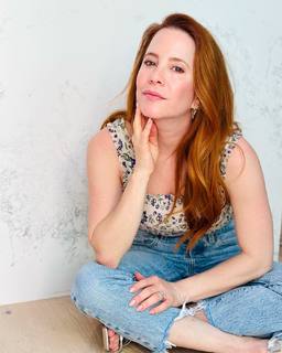 Amy Davidson feet photo thumbnail