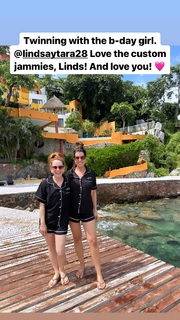 Amy Davidson feet photo thumbnail