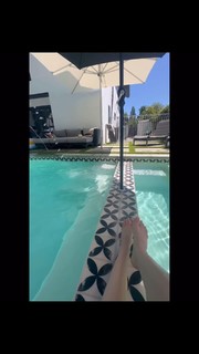 Amy Davidson feet photo thumbnail