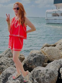 Amy Davidson feet photo thumbnail