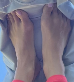 Amy Earnhardt feet photo 13