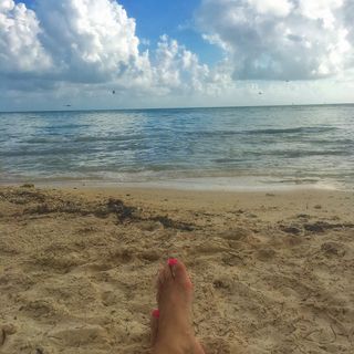Amy Earnhardt feet photo 3