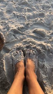 Amy Forsyth feet photo 19