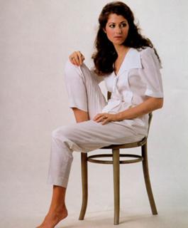 Amy Grant feet photo 17