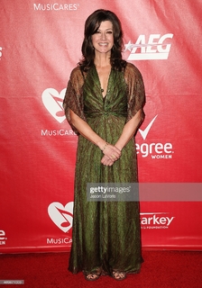 Amy Grant feet photo 8