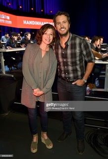 Amy Grant feet photo 5