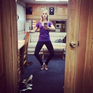 Amy Gumenick feet photo 15