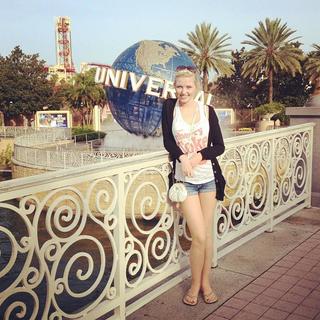Amy Hart feet photo 1