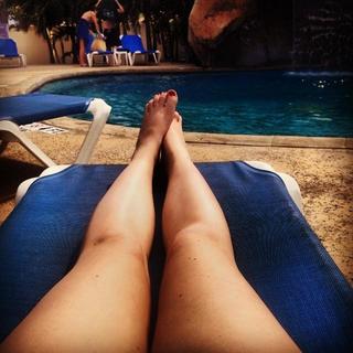 Amy Hart feet photo 2