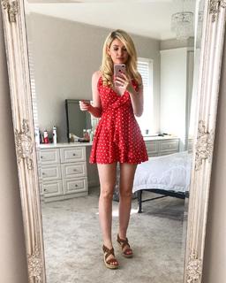 Amy Hart feet photo 15