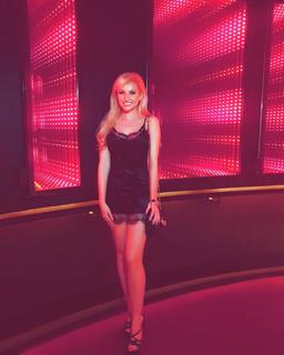 Amy Hart feet photo 3