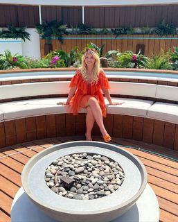 Amy Hart feet photo 5