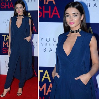 Amy Jackson feet photo thumbnail