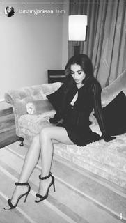 Amy Jackson feet photo thumbnail