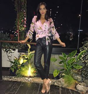 Amy Jackson feet photo thumbnail