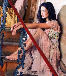 Amy Jackson feet photo thumbnail
