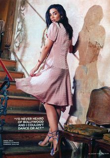 Amy Jackson feet photo thumbnail