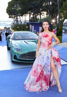 Amy Jackson feet photo 7